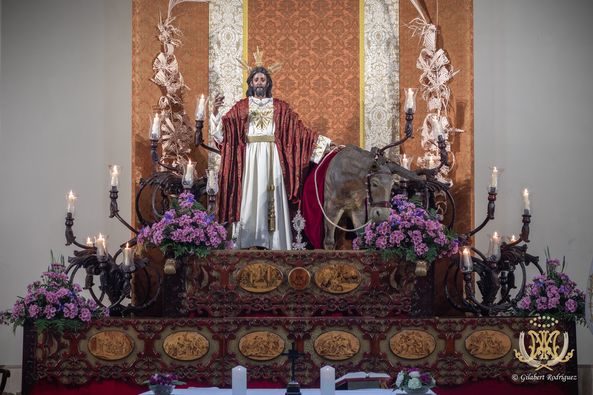 Altar de Cultos para el triduo de  Cristo Rey